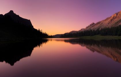 黄昏夕阳暖红的天空映射湖面通红高清风景电脑高清桌面壁纸